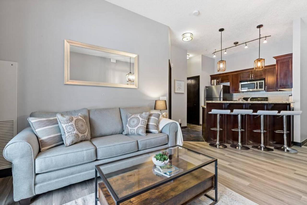 Nature'S Nook By Instant Suites Pool & Hottub Canmore Extérieur photo