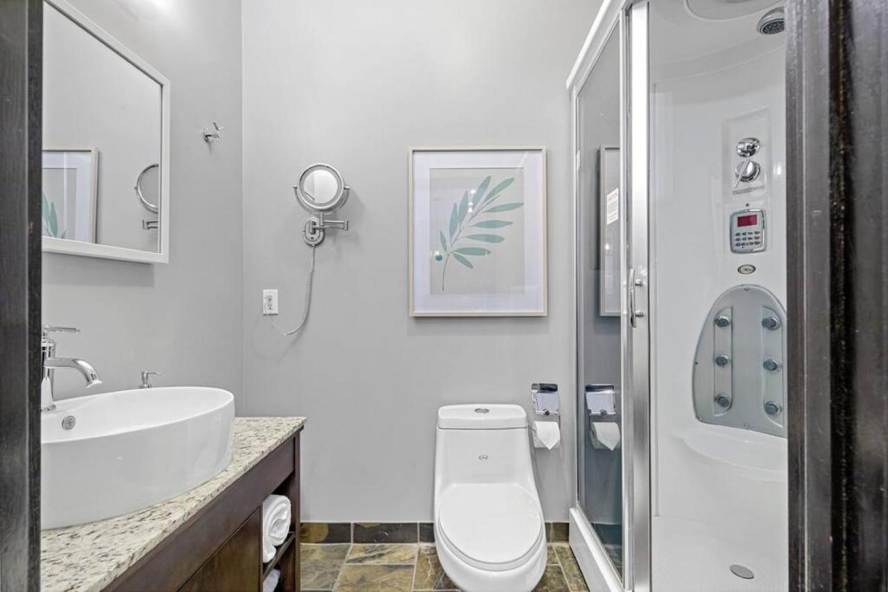 Nature'S Nook By Instant Suites Pool & Hottub Canmore Extérieur photo