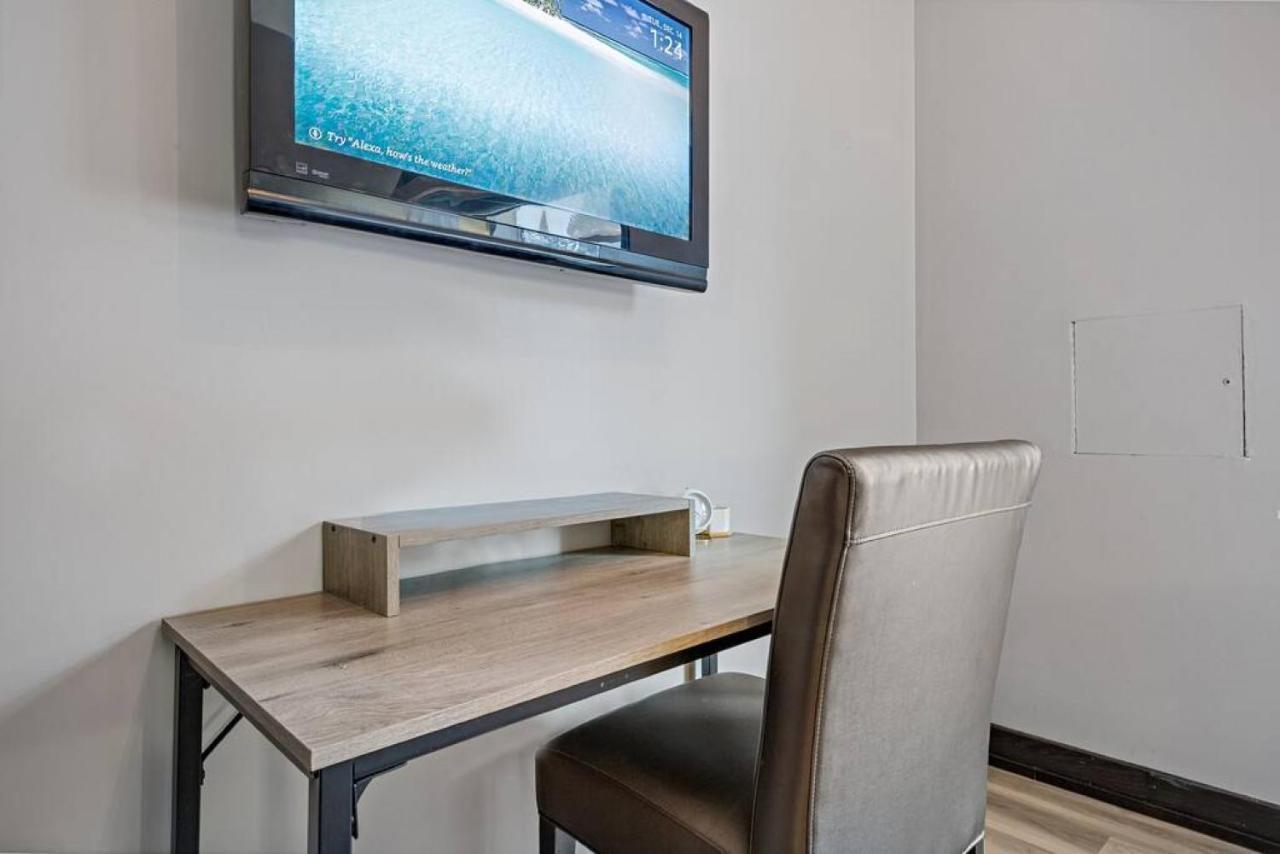 Nature'S Nook By Instant Suites Pool & Hottub Canmore Extérieur photo