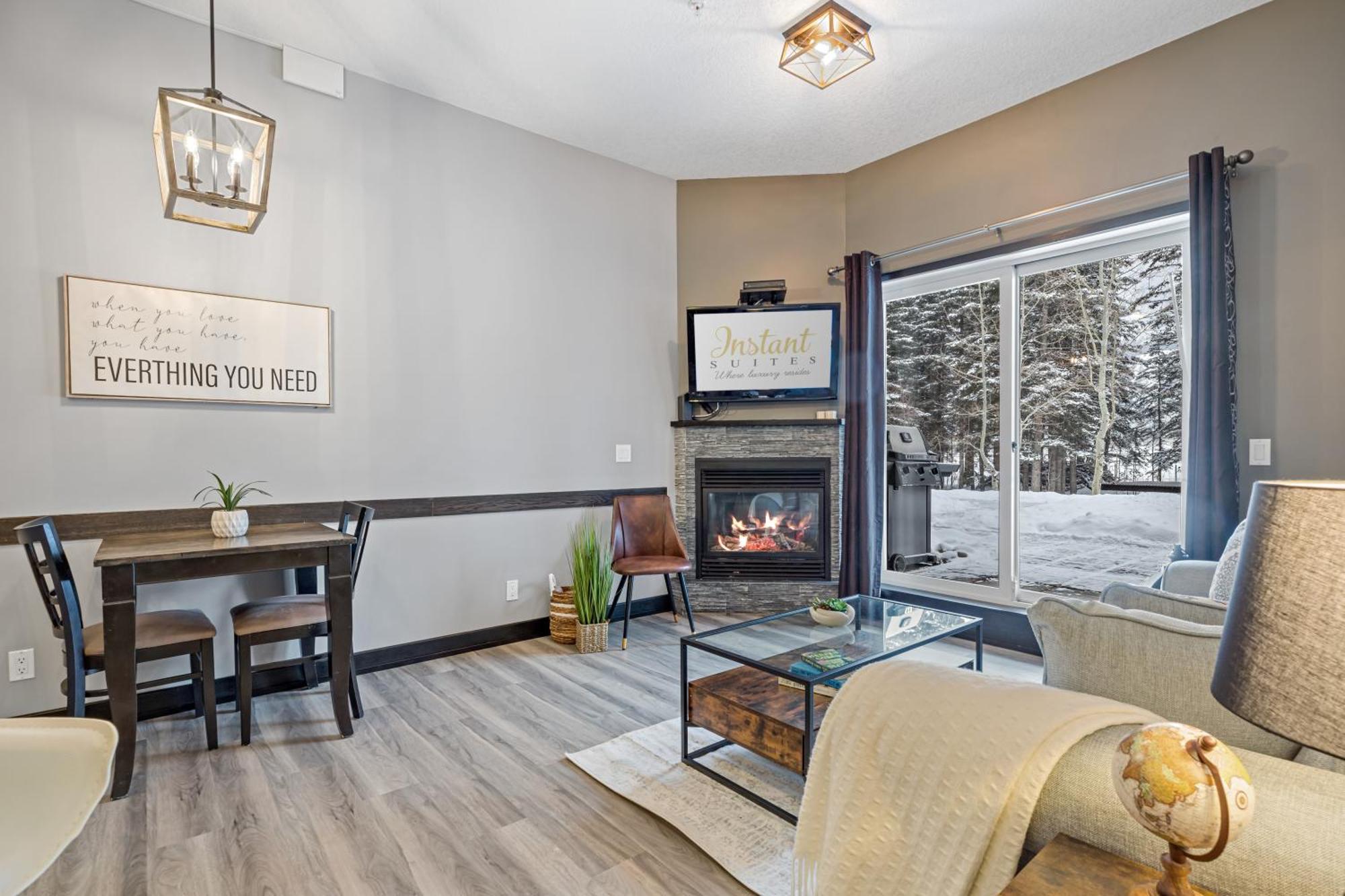 Nature'S Nook By Instant Suites Pool & Hottub Canmore Extérieur photo